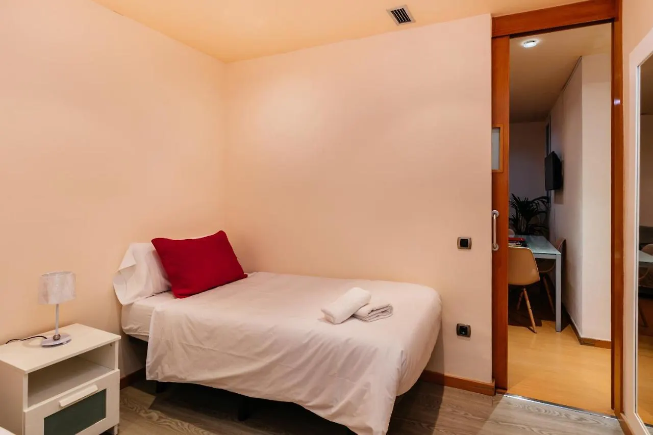 Cozy Apartment Casanova-Eixample Barcelona 0*,