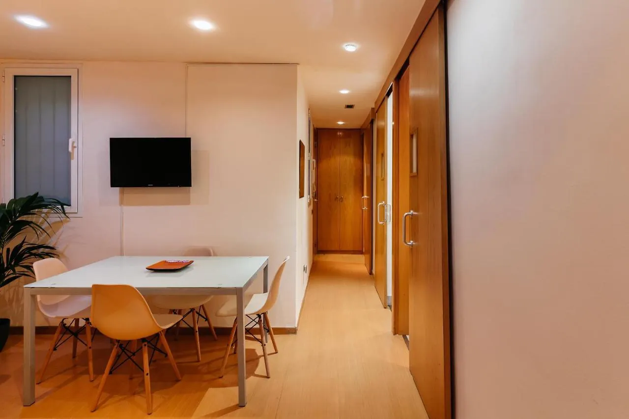 Cozy Apartment Casanova-Eixample Barcelona