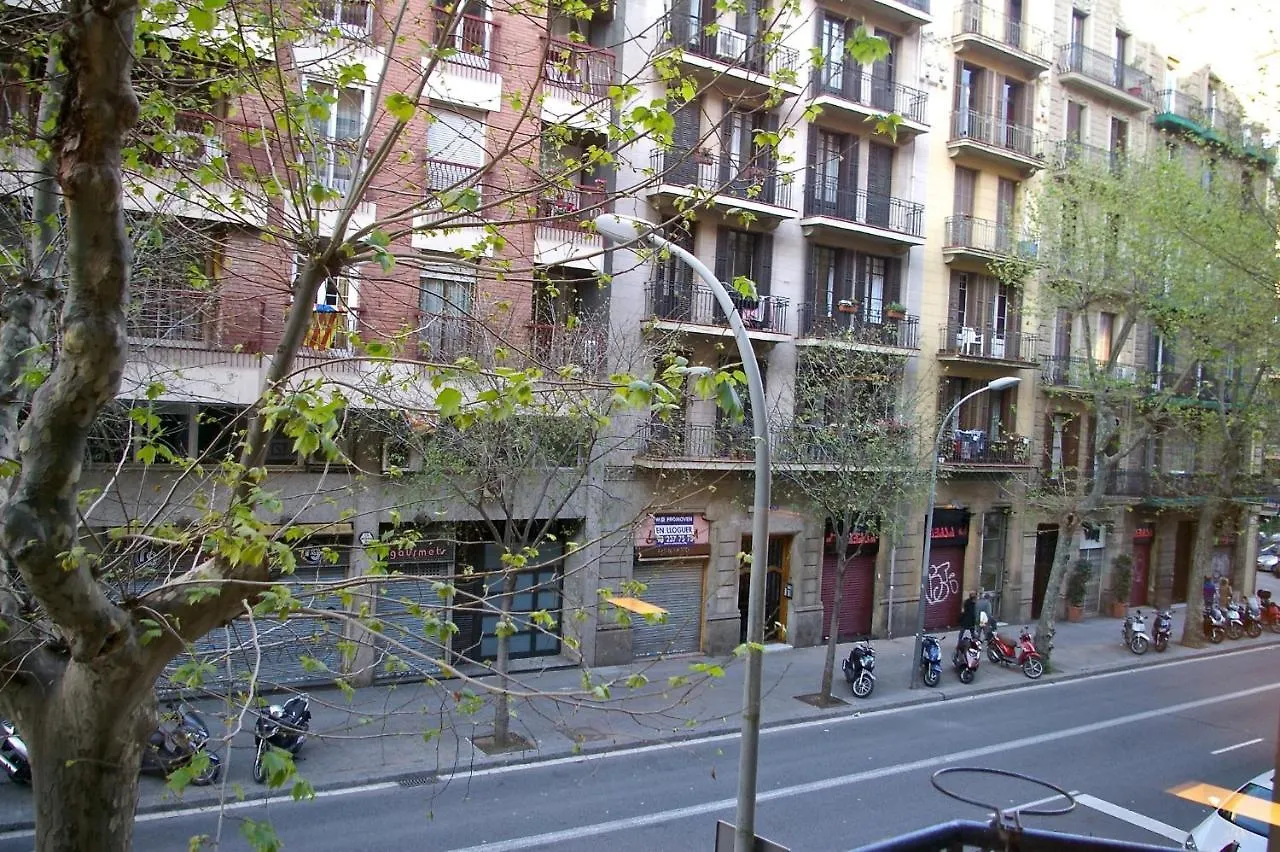 Cozy Apartment Casanova-Eixample Barcelona